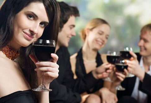 少量喝酒仍然會增加死亡風(fēng)險