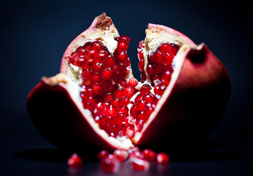 吃石榴的好處-石榴應(yīng)該怎么挑選?