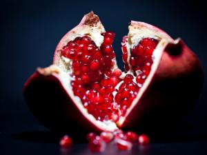 吃石榴的好處-石榴應(yīng)該怎么挑選？