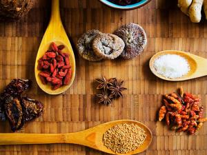 怎么做菜減鹽不減味？用醋拌涼菜