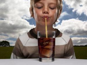 喝可樂的危害有哪些?經常喝可樂有什么壞處