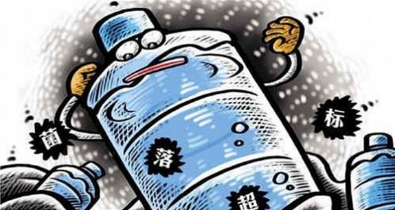 喝飲水機里的水干凈安全嗎?長期飲用飲水機桶裝水的健康隱患