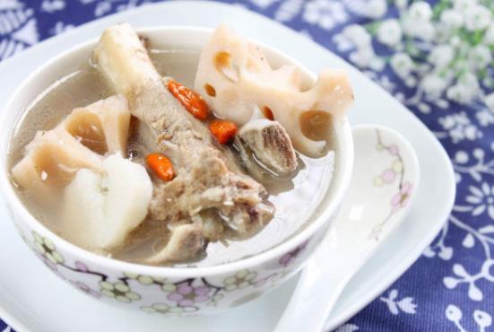 燉骨頭湯放醋好嗎?燉骨頭湯放醋能補(bǔ)鈣嗎