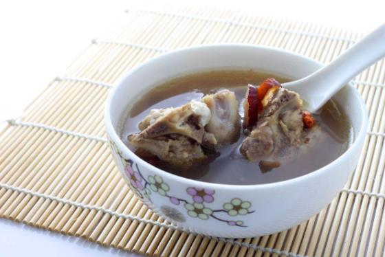 燉骨頭湯放醋好嗎?燉骨頭湯放醋能補(bǔ)鈣嗎