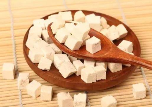 吃茯苓對身體有什么好處?吃茯苓需要注意什么