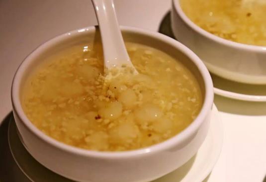 孕婦可以吃酒釀圓子嗎?米酒和湯圓一起煮有啥好處?