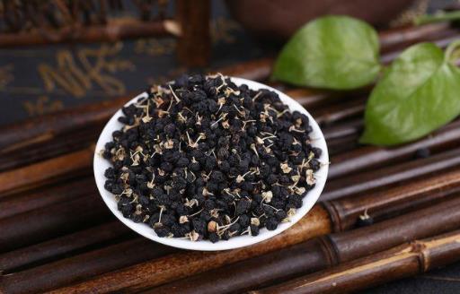 黑枸杞怎么保存不會濕潤 黑枸杞放久了為什么不變色了