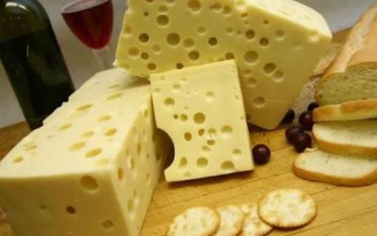 奶酪就是芝士嗎?奶酪一天吃多少合適?