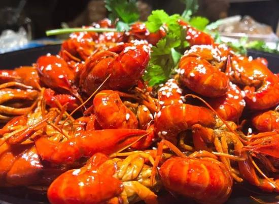 吃了啤酒煮的小龍蝦還能吃消炎藥嗎?小龍蝦里面的啤酒能被檢測出來嗎