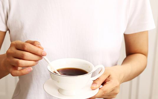 黑咖啡熱水沖還是冷水沖 黑咖啡不適合什么人喝