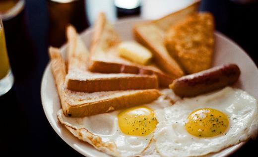 早上運動前吃早餐還是運動后吃早餐 跑步后早餐吃什么