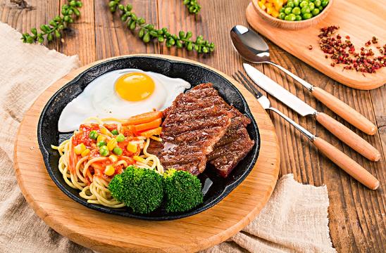 怎么看牛排是不是合成的?牛排整切和原切有什么區別?