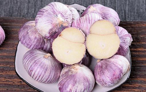 大蒜水什么時間喝最好 大蒜泡水喝的正確方法