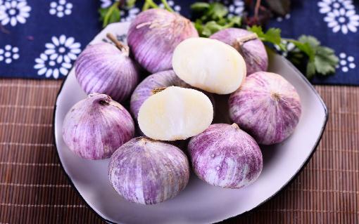 大蒜煮水一般多少合適 早上喝大蒜水有什么好處