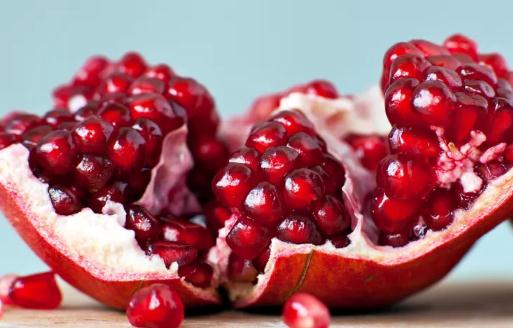 石榴每天吃一個可以嗎 買石榴怎么挑選成熟的