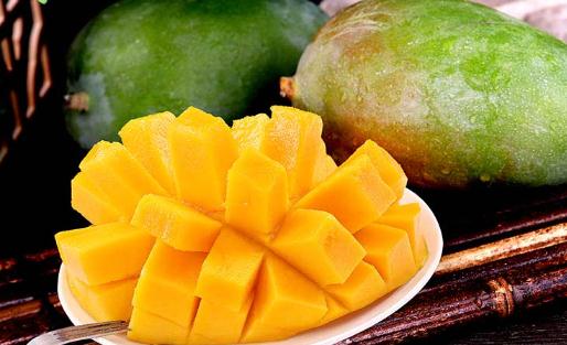 芒果長了黑斑能吃嗎 芒果核發(fā)芽了芒果肉還能吃嗎