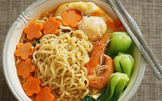 吃一個月泡面會瘦嗎 泡面適合減肥的人吃嗎