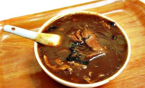 胡辣湯放白胡椒還是黑胡椒 胡辣湯過期了還能喝嗎