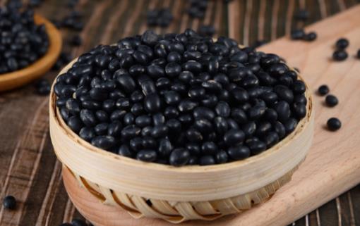 女性一天吃多少黑豆好 經常吃黑豆會長斑嗎