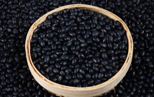女性一天吃多少黑豆好 經常吃黑豆會長斑嗎