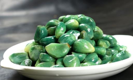 做臘八蒜要放鹽嗎 臘八蒜吃多了對身體有害嗎