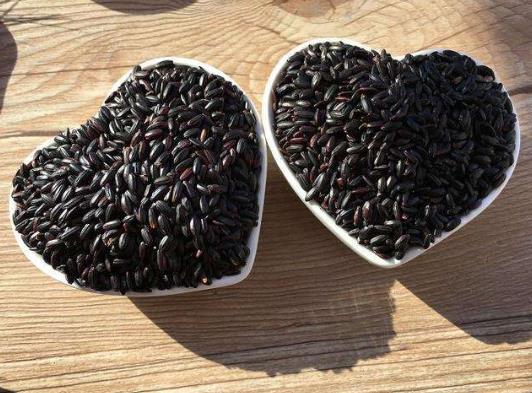 做黑米粥需要提前泡嗎?黑米掉色嚴重能吃嗎