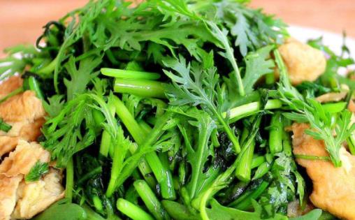 茼蒿與豆腐能一起吃嗎 茼蒿的葉子上有白色的蟲子怎么辦