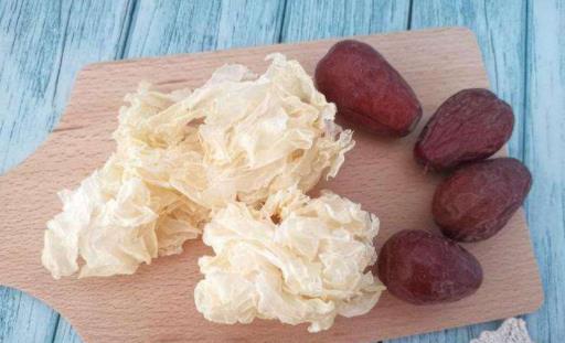 銀耳泡了七八個小時還能用嗎 銀耳長時間浸泡有毒嗎