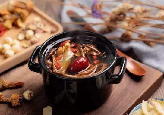 一直保溫的湯算不算隔夜?煲湯預約幾個小時會變質