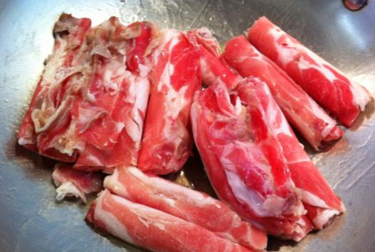 為什么吃羊肉會(huì)惡心想吐?吃羊肉惡心想吐怎么辦?