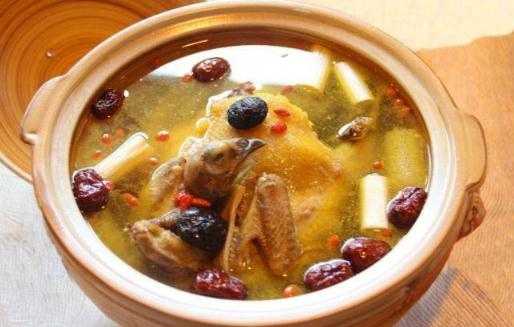 用雞腿燉湯跟整雞有區別嗎 雞湯什么時候喝吸收最好