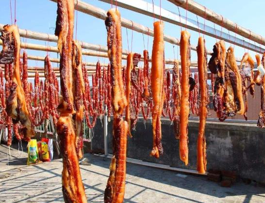 臘肉抹上鹽還需要腌制嗎?腌臘肉先抹酒還是先抹鹽