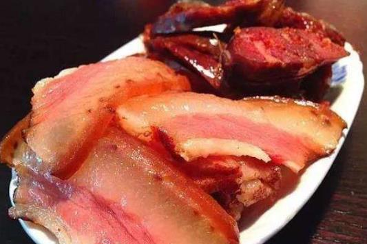 臘肉抹上鹽還需要腌制嗎?腌臘肉先抹酒還是先抹鹽