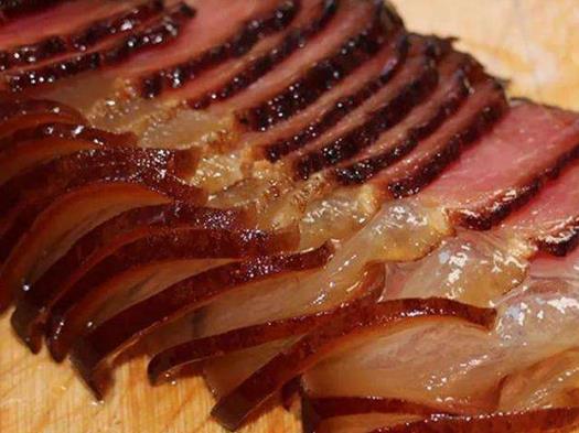 ?臘肉發(fā)霉長(zhǎng)的是什么霉菌?臘肉曬出來(lái)紅色好還是白色好