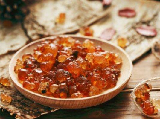 怎么洗桃膠的雜質?在桃樹現摘下來的桃膠能吃嗎