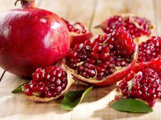 石榴裂開還能吃嗎?苦的石榴能吃嗎