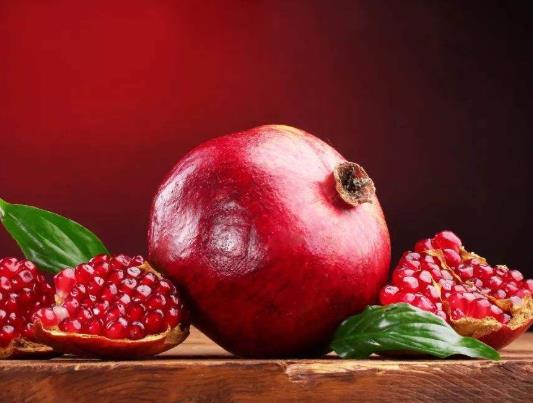 石榴裂開還能吃嗎?苦的石榴能吃嗎