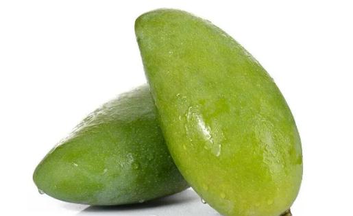 青芒果里面為什么是白色的 青芒果不熟吃了能中毒嗎