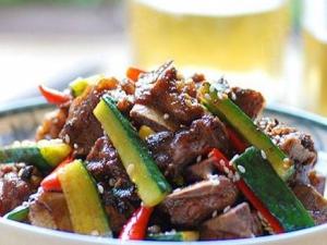 干煸麻辣排骨怎么做好吃?干煸麻辣排骨的做法