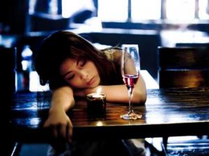 四種生活惡習(xí)會(huì)加速衰老 讓女人越來越丑