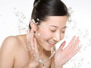 用什么洗臉最好?正確洗臉六十歲都沒(méi)皺紋