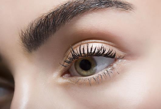 怎么快速去除眼周細(xì)紋?眼霜去眼袋的正確使用方法