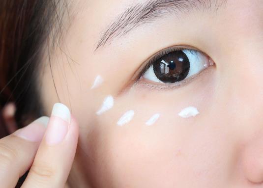 眼霜可以淡化細紋嗎?眼霜什么年齡開始用好?
