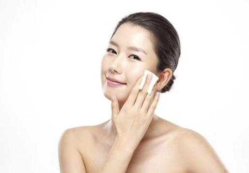 為什么長黑頭會毛孔粗大?鼻子黑頭坑坑洼洼能修復(fù)嗎