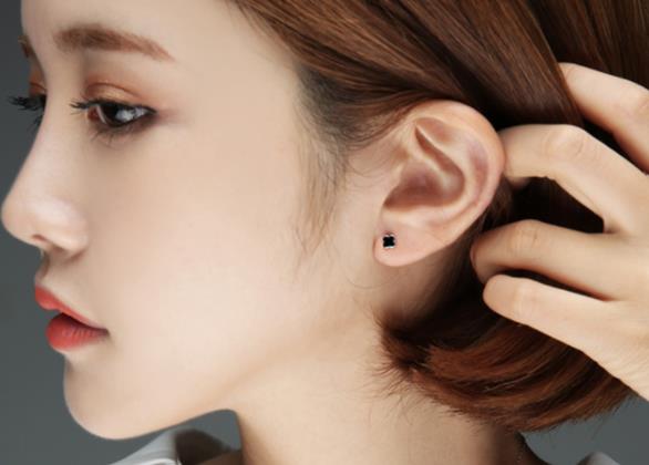 耳釘長期戴不摘皮膚會重金屬中毒嗎?耳釘買金的還是銀的
