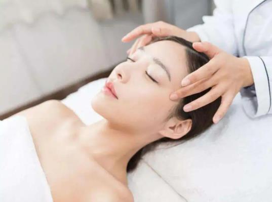 治療痤瘡的中藥喝到什么程度可以停?痤瘡去醫院看皮膚科還是皮膚美容科