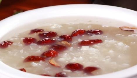 抗衰老是很多女性一直探討的話題 七大抗衰老秘方還你細嫩皮膚