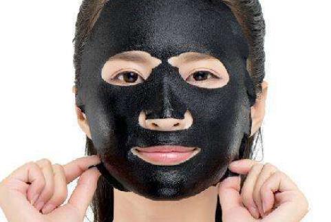 黑頭最常見的就是在鼻翼兩側了 去黑頭方法有3個