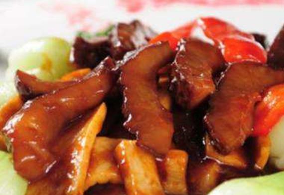 改善膚色的養(yǎng)膚食療 吃栗子對(duì)養(yǎng)膚有好處