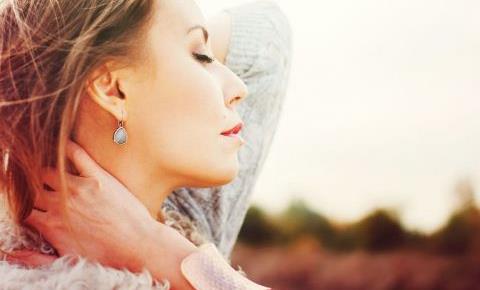 頸紋是怎么形成的 該怎么樣去除頸紋